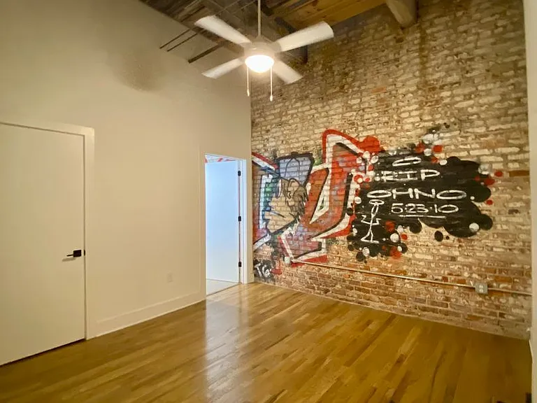 Lofts At Abrams Fixtures — Photo 37