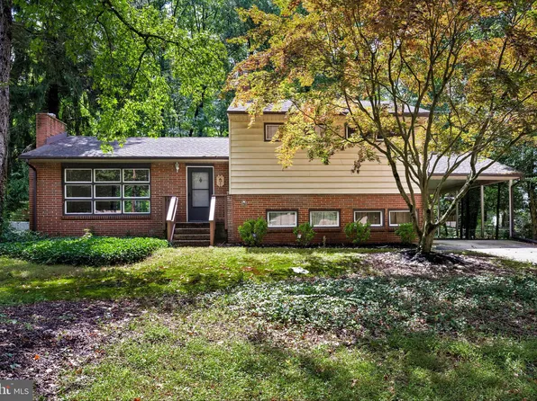 8 Brookdale Dr, Cherry Hill, NJ 08034