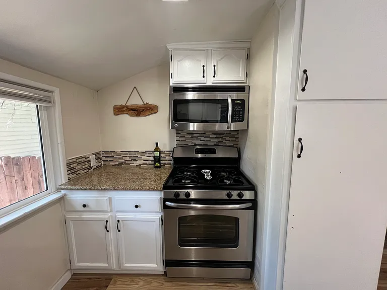 689 Knoll Dr — Photo 20