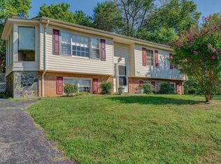 240 Camelia Dr, Daleville, VA 24083