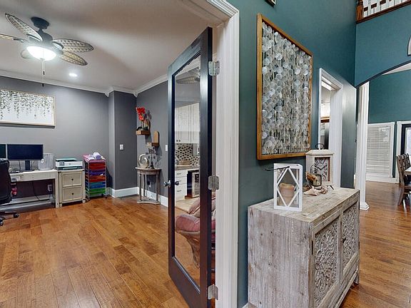 3rd image of 3624 Clayfield Ln