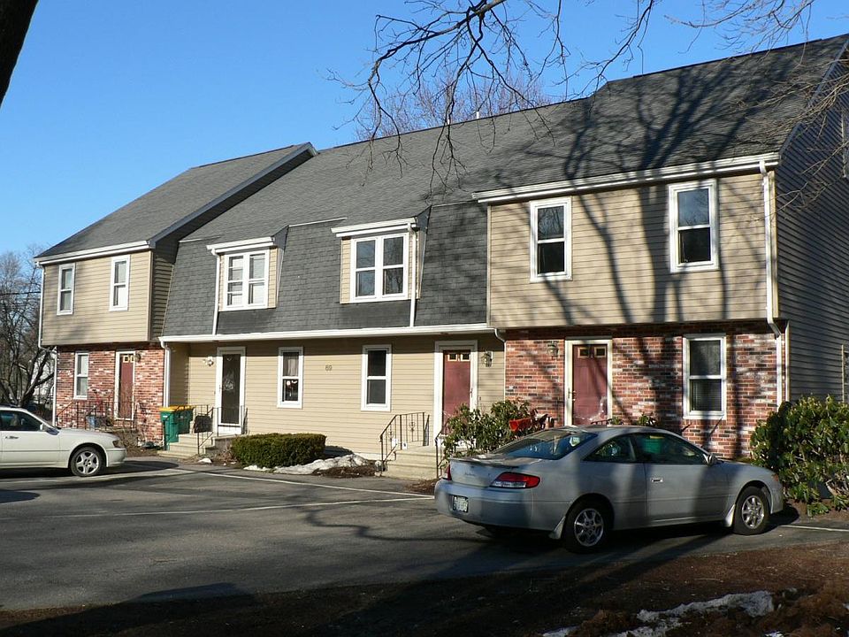 4 unit townhouse building/end unit