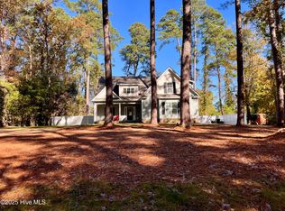 211 Cherrywood Dr, Greenville, NC 27858