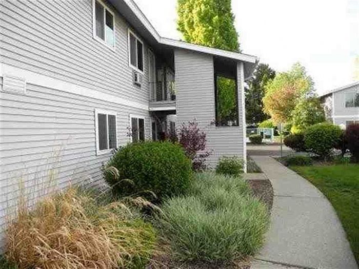 1st image of 4026 S Regal St