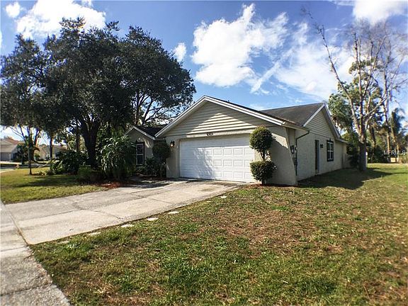 3rd image of 4303 Woodside Manor Dr