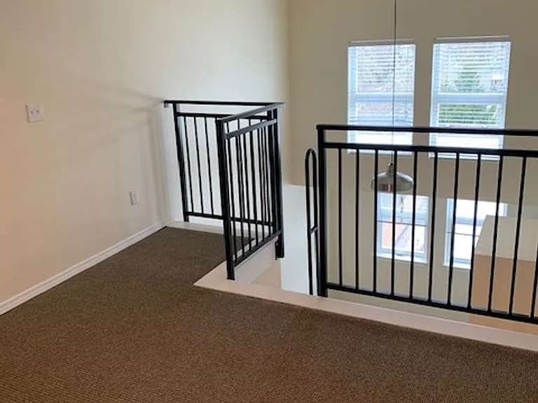 Lago aPodments- Comfortable and Affordable Living! — Photo 18
