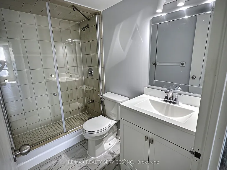 18 Knightsbridge Rd #1812 — Photo 12