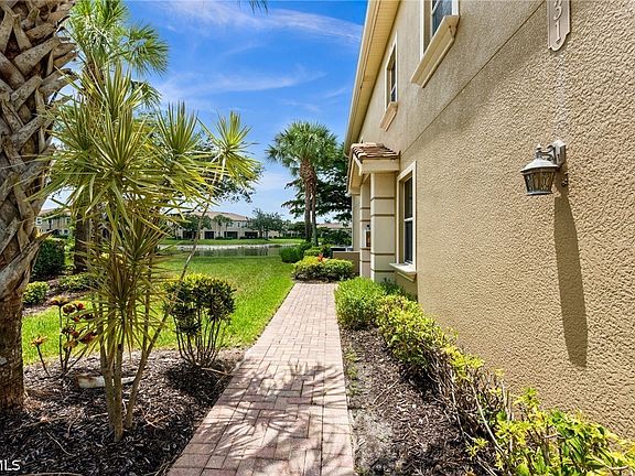 2nd image of 3231 Cottonwood Bnd APT 301