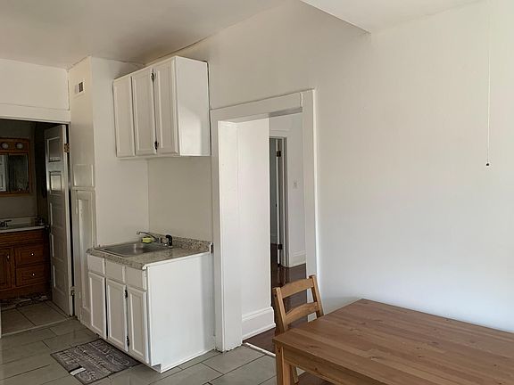 2nd image of 611 N Humphrey Ave