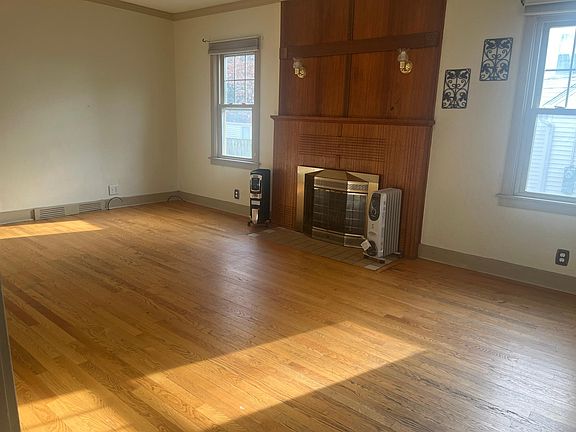 2nd image of 1404 31st St