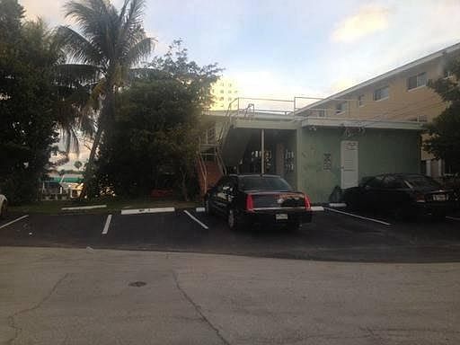 5th image of 3111 NE 29th St APT 6