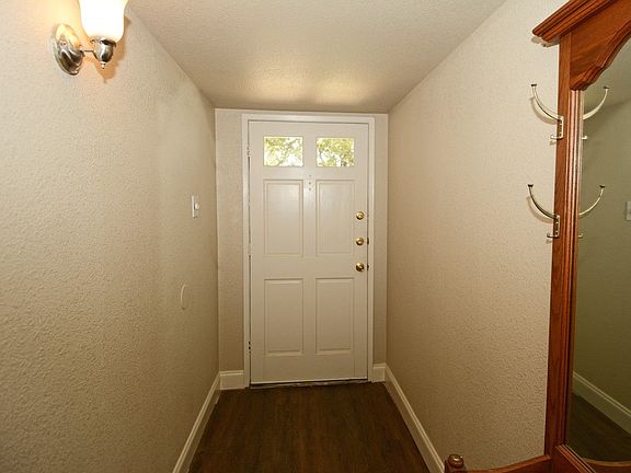 3rd image of 1416 Vanderbilt Dr
