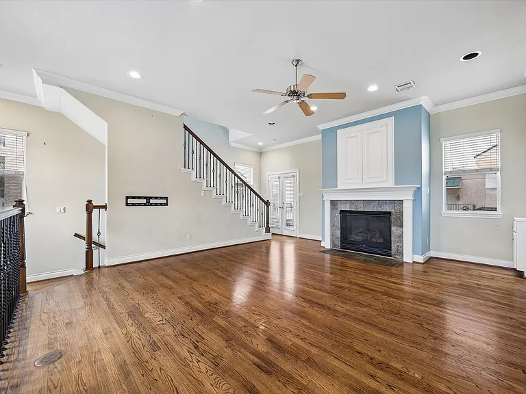 2207 Austin St — Photo 5