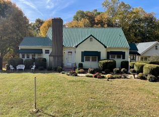 2201 S Hawthorne Rd, Winston Salem, NC 27103