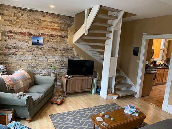 4th image of 1634 N Wood St #3