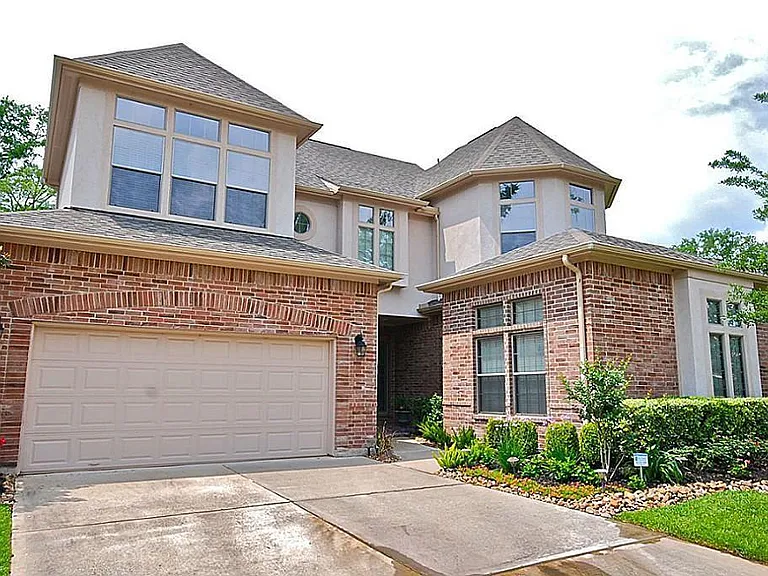 8602 Two Sisters Ct — Photo 1
