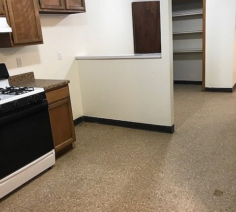3rd image of 3915 Commercial Ave APT 201