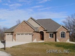 750 Lienzengen Rd, Greenville, IL 62246