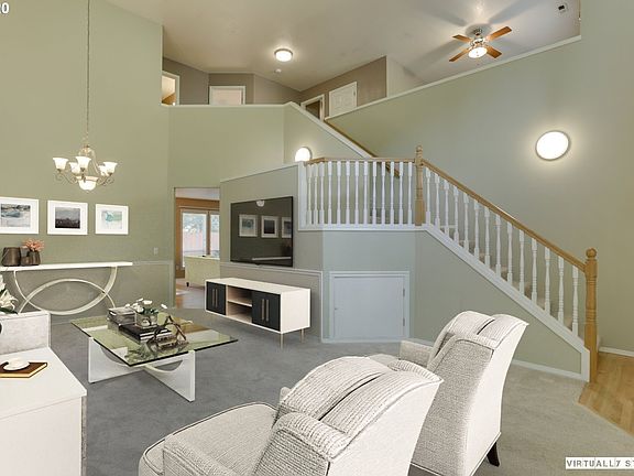 4th image of 2630 NE Charlois Dr