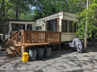 4029 Powhatan Dr, Shohola, PA 18458