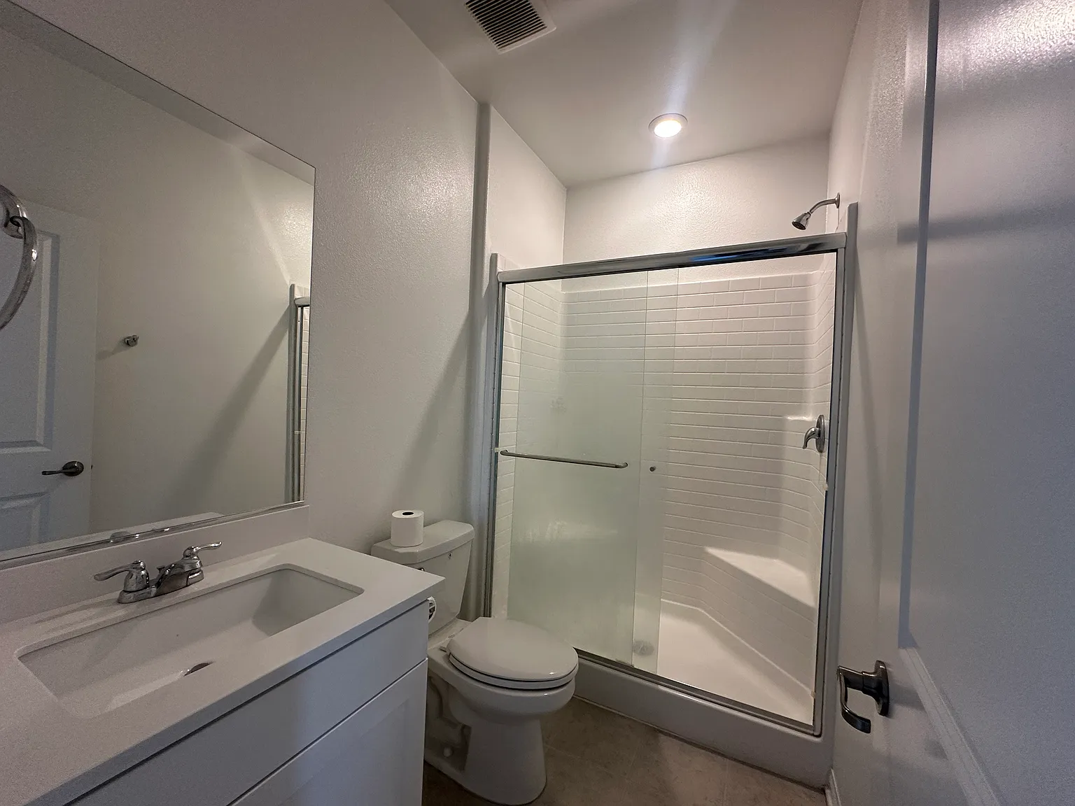 4 bed, 2877 sqft, $3,700 — Photo 3
