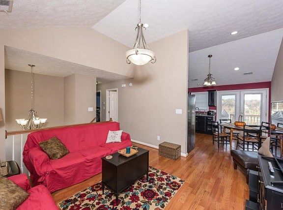 4th image of 110 Sage Ln