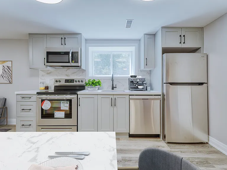 1640 Mary St #2 — Photo 4
