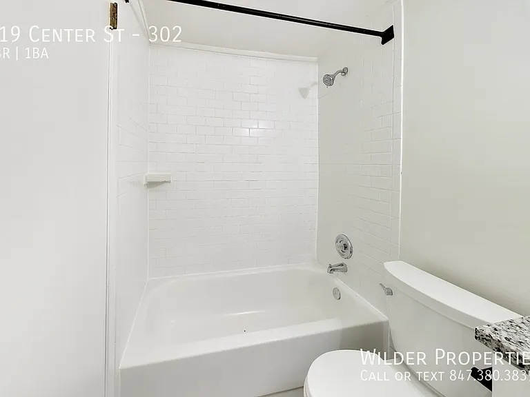 219 Center St #302 — Photo 12