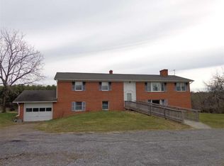 1601 New Hope Rd, Staunton, VA 24401