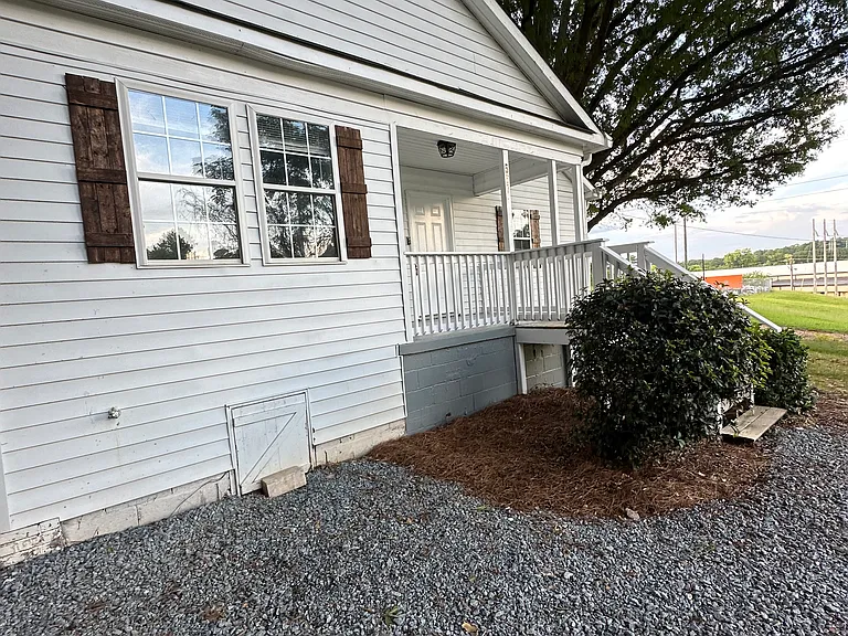 567 N Marietta Pkwy NE — Photo 4