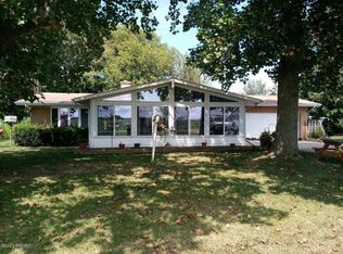 69472 48th Ave, Hartford, MI 49057