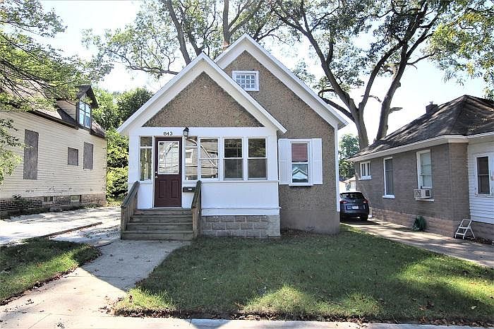 1st image of 843 W Forest Ave