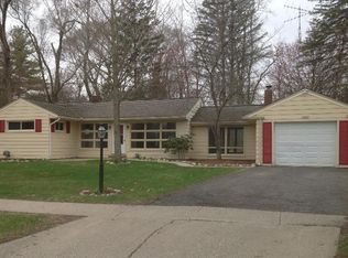 1023 N Freer Rd, Chelsea, MI 48118