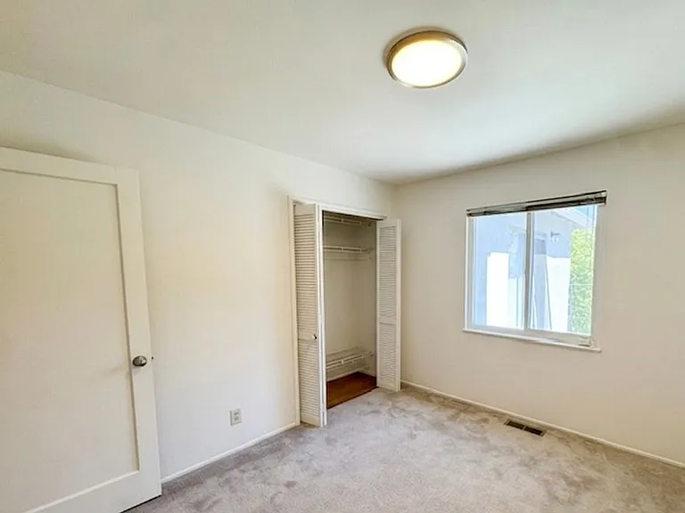 1608 Poplar Dr — Photo 13