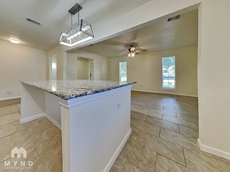 4809 Cedar St — Photo 4