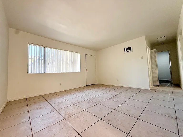 430 S Willie James Jones Ave — Photo 6