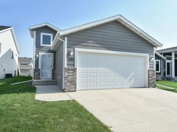 1583 69th Ave S, Fargo, ND 58104