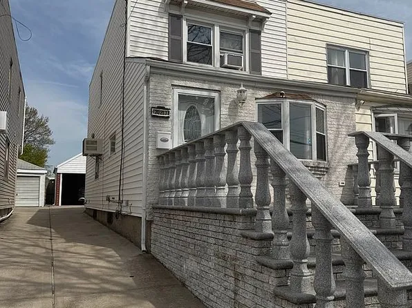 20213 33rd Ave, Flushing, NY 11361