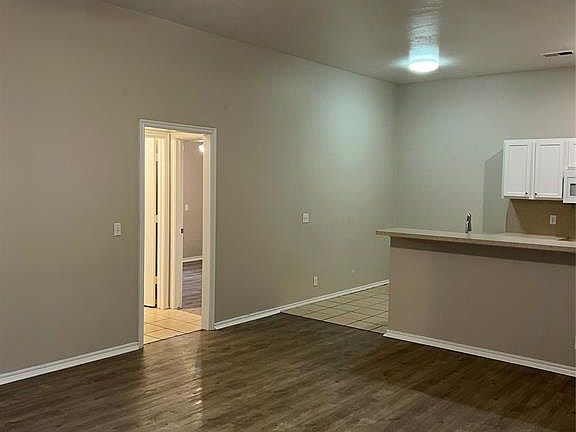 4th image of 1300 Commerce Dr #1302 & 1215/1217