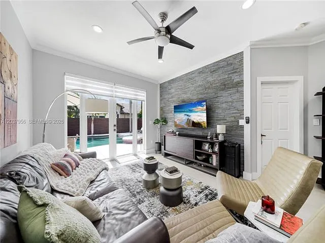 4152 Sapphire Ter — Photo 2