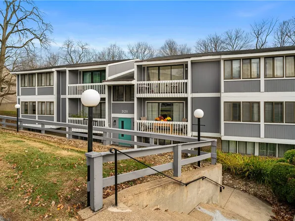 321 Ridge Point Cir APT B12, Bridgeville, PA 15017