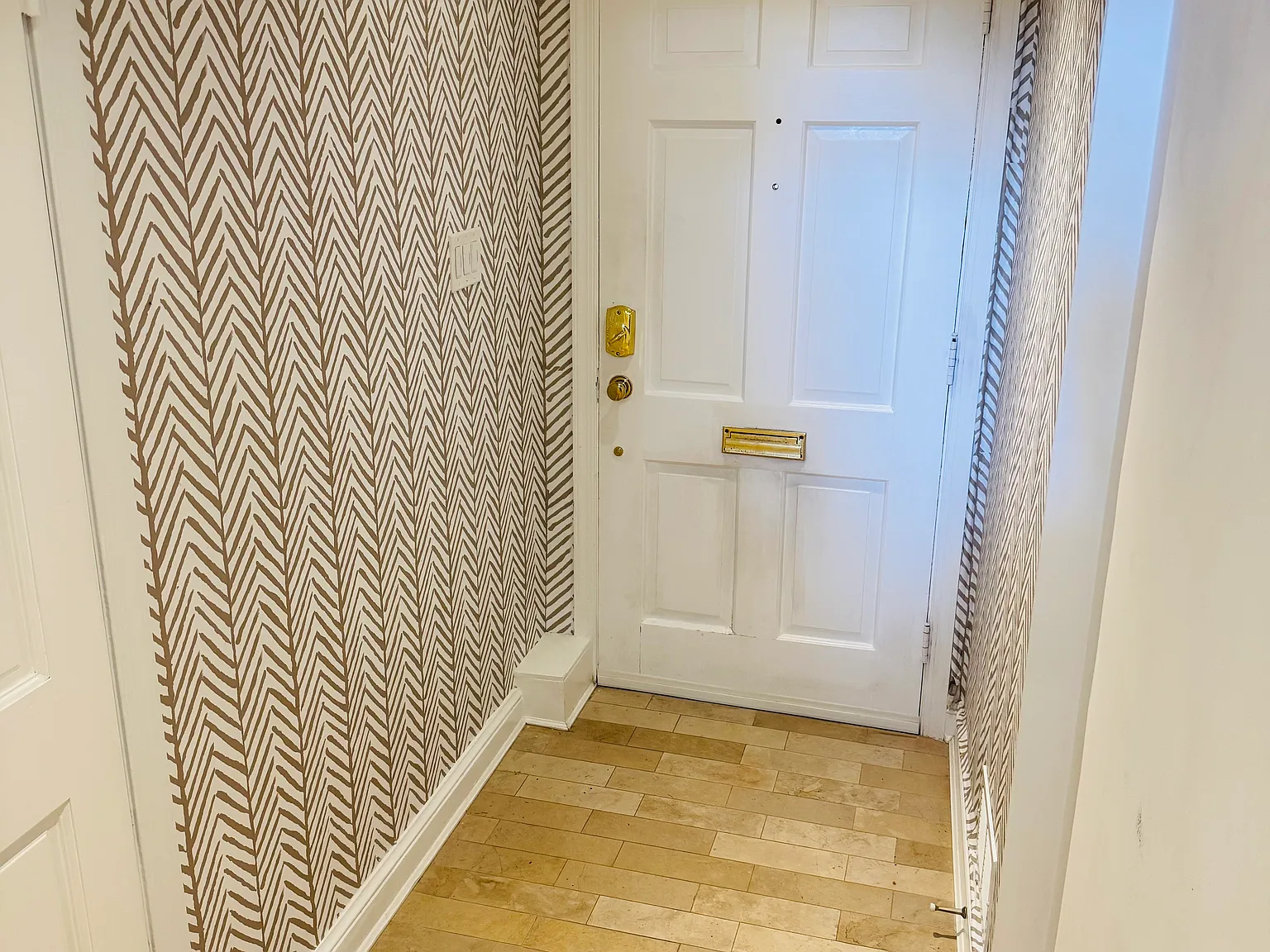 2 bed, 1550 sqft, $5,540 — Photo 3