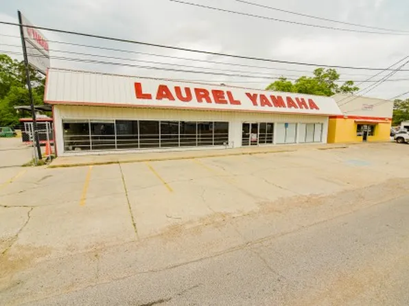 1322 S 16th Ave, Laurel, MS 39440