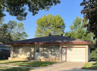 616 Collins Ave, Windom, MN 56101