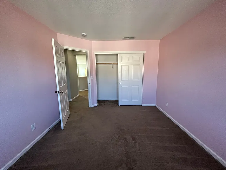 212 Riverbend Ln — Photo 29