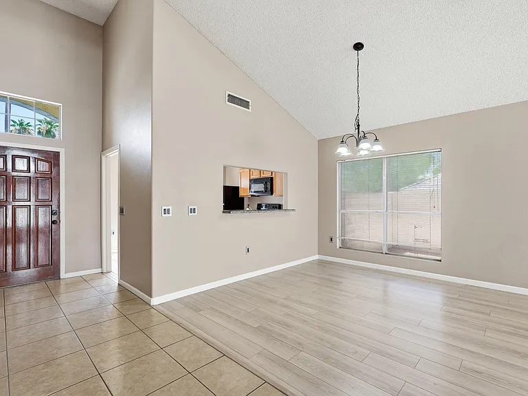 1146 N Granada Dr — Photo 8