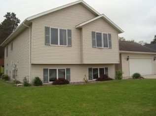 208 Northern Hills Trl, Saint Charles, MN 55972