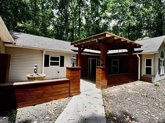 5th image of 257 Lake Place Dr