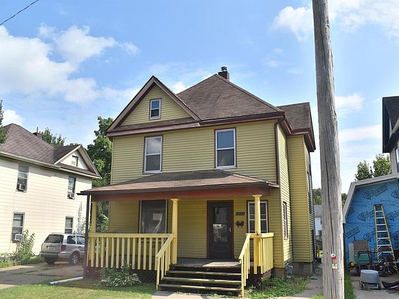 3rd image of 1005 Arlington Ct