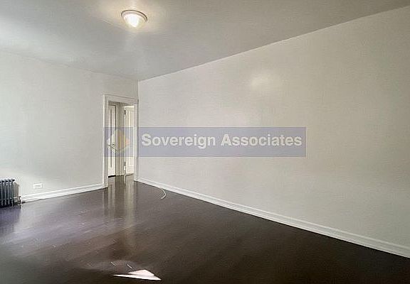 4th image of 30 Cooper St APT 2C